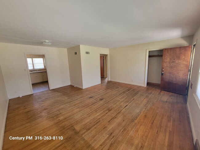 Photo - 4906 E 9th St N