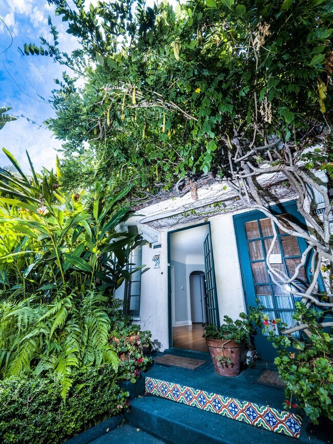 Photo - 1002-1012 1/2 N. Sweetzer Ave.