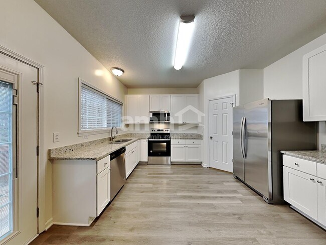 Photo - 900 Arbor Greene Dr