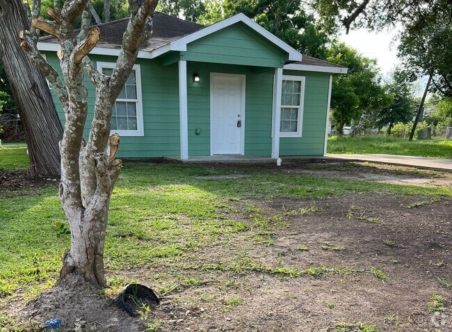 Building Photo - Cute 2 Bed / 1 bath home in Beaumont! Move...