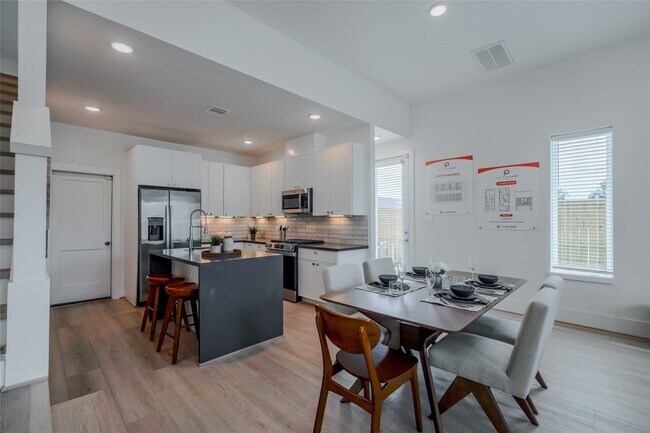 Photo - 862 Paul Quinn St