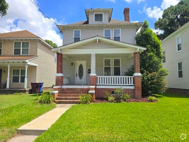 Building Photo - Charming 3-Bedroom Home Near Lakeside Park