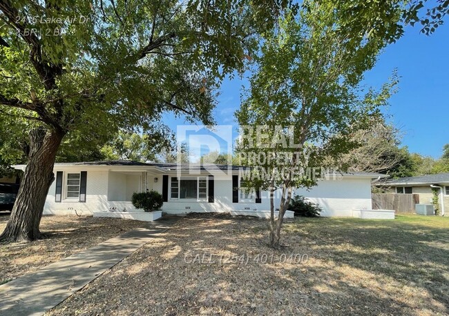 Charming 3/2 bedroom home ready for you to... - Charming 3/2 bedroom home ready for you to...