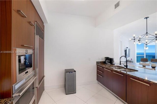Photo - 15901 Collins Ave