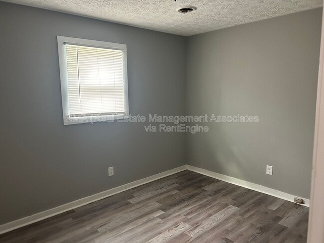 Photo - 217 W Quilly St