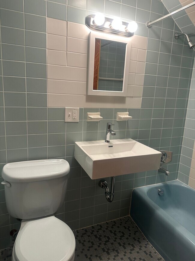 Photo - 2018 Commonwealth Avenue Unit 9