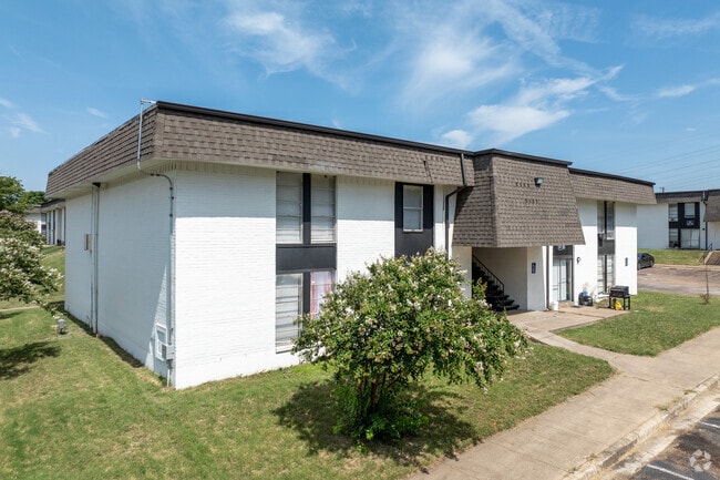 Photo - Estrella Apartments