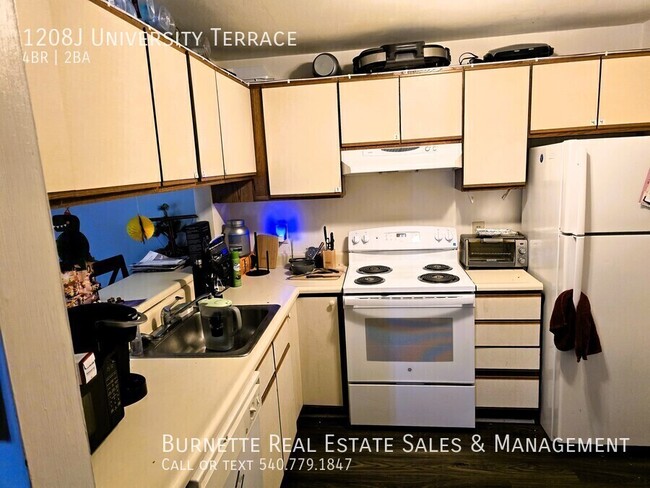 Photo - 1208 University Terrace