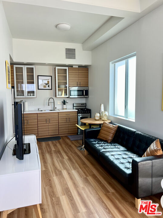 Photo - 507 N San Vicente Blvd