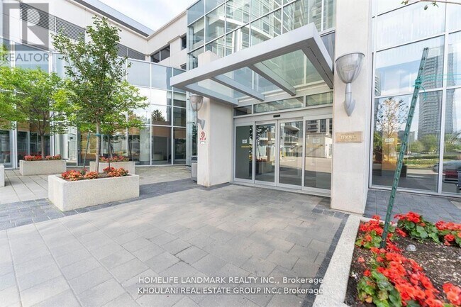 Photo - 135 Village Green Square Unit 3923