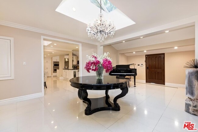 200 S Linden Dr