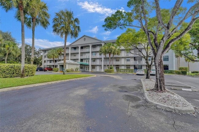 Building Photo - 1502 Whitehall Dr Unit 303 Rental