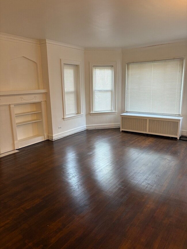 Building Photo - 8031 S Maryland Ave Unit 1S