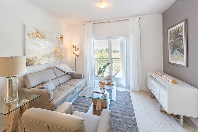 Airy Living with Room to Breathe