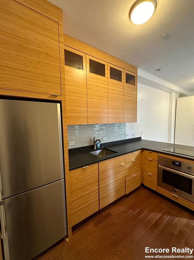 Building Photo - 98 Myrtle St Unit 6