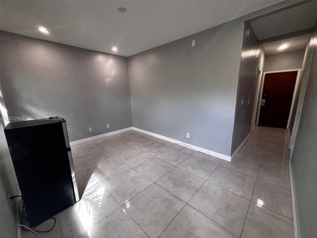 Photo - 319 W 28th St Unit 15