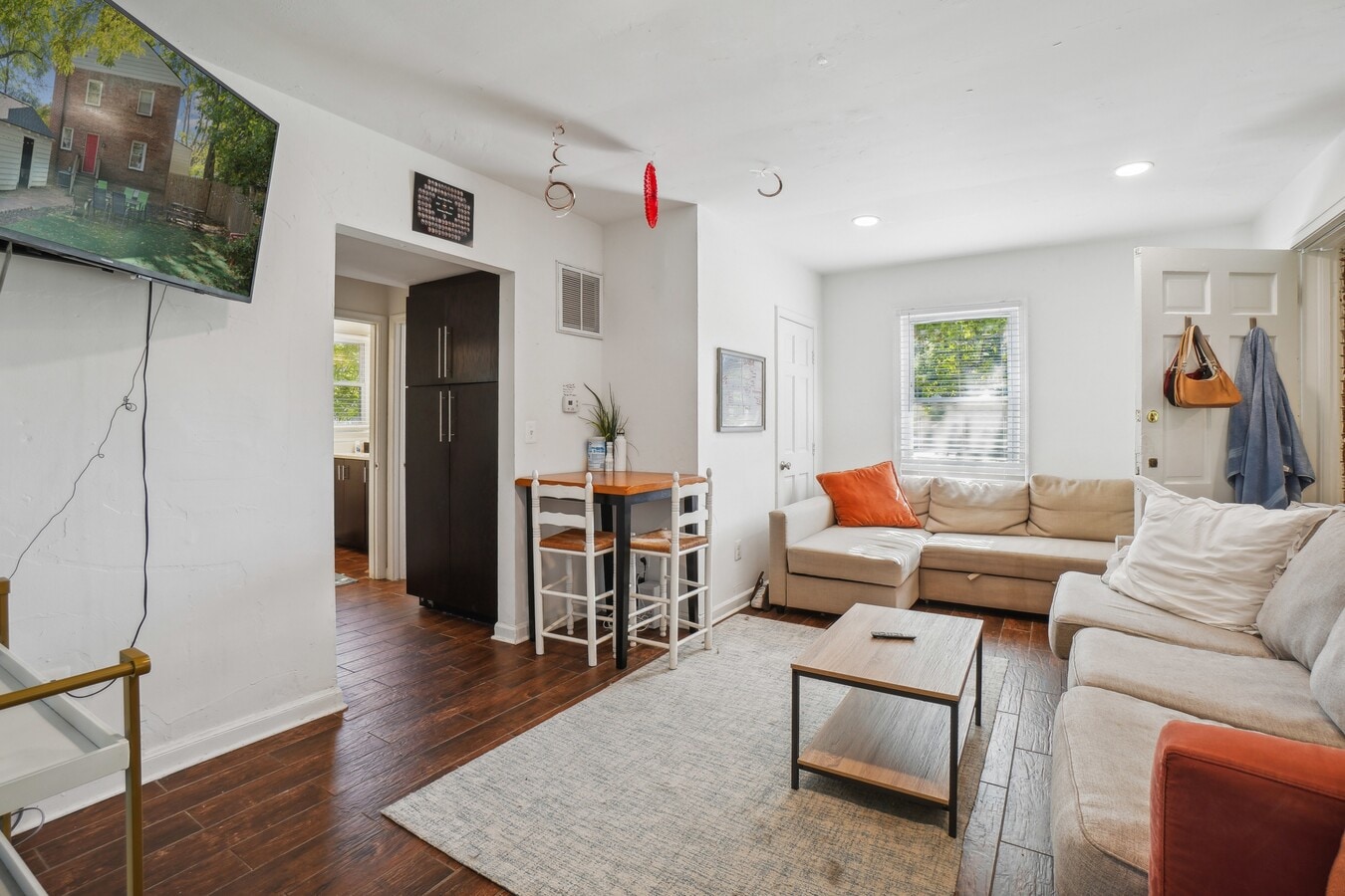 Photo - 4604 Calvert Rd