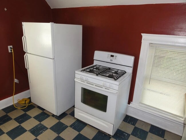 Photo - 1122 W Grand Ave Unit 2- Upper