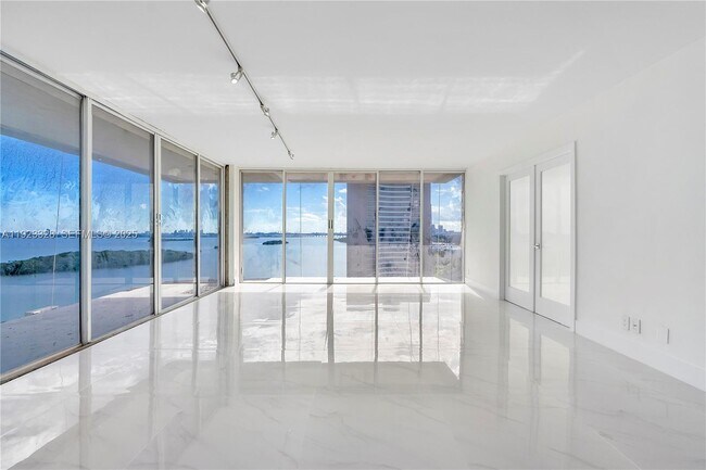 Photo - 780 NE 69th St Unidad 1601