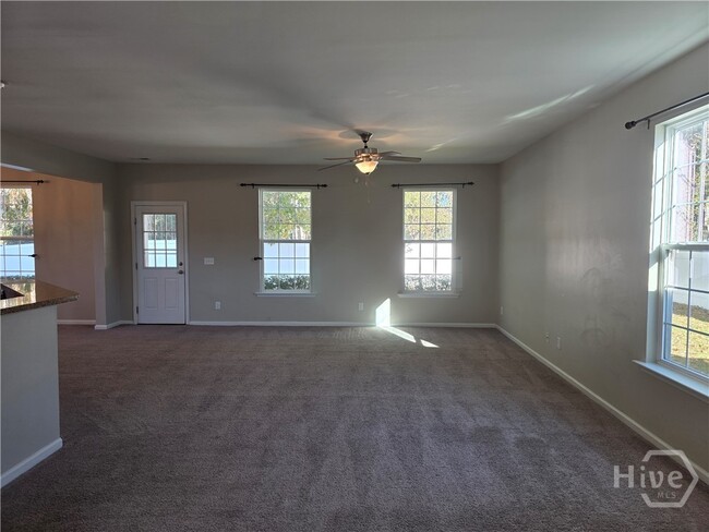 Photo - 829 Hyacinth Cir