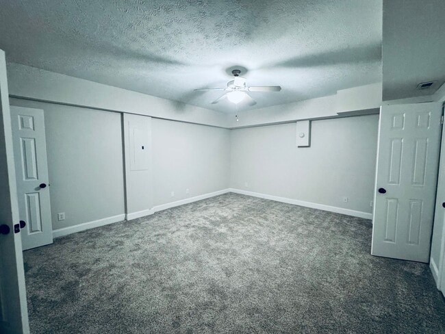 Photo - End Unit Wyndhurst Townhome