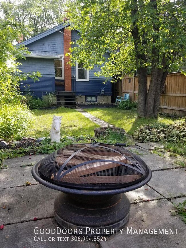 Photo - 2166 Athol St