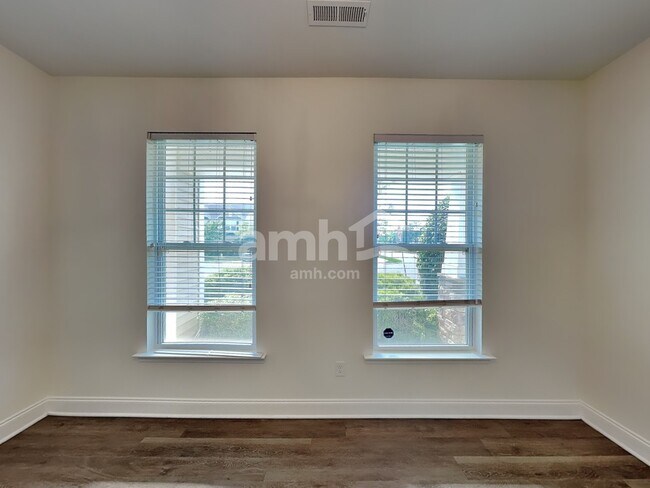 Photo - 1001 Haven Ln