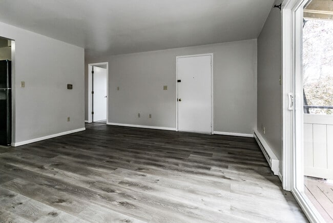 10 Kellogg Rd