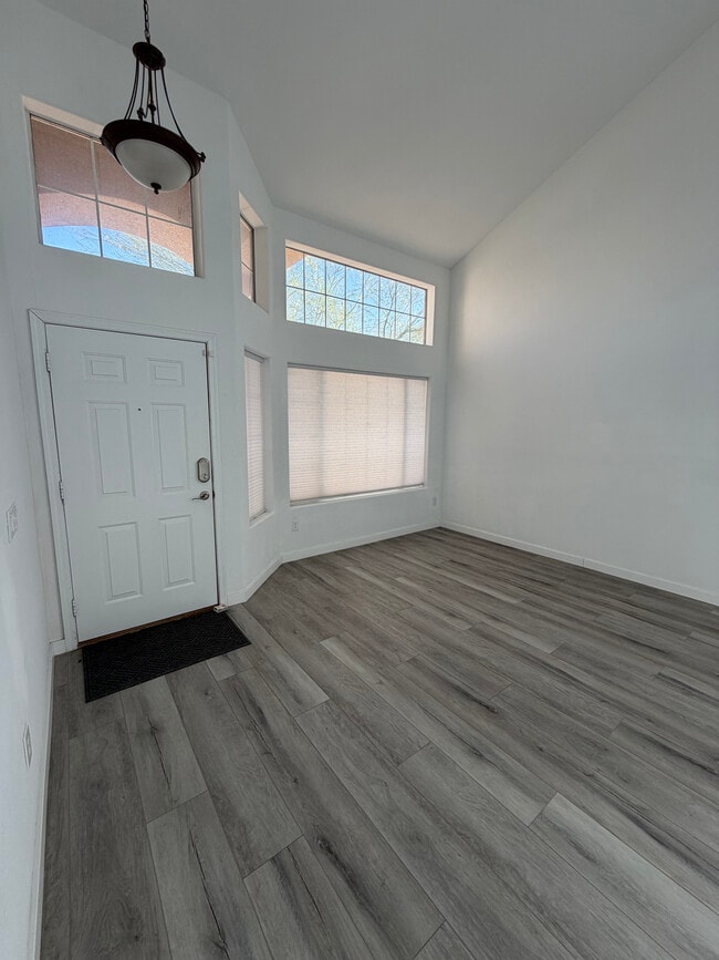 Photo - 1124 W Laurel Ave