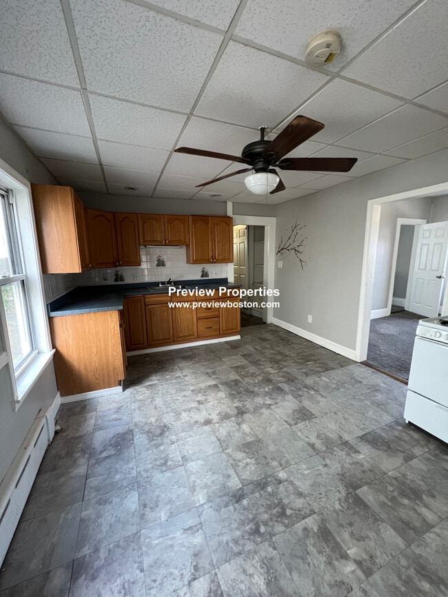 Building Photo - 696 Broadway Unit 1