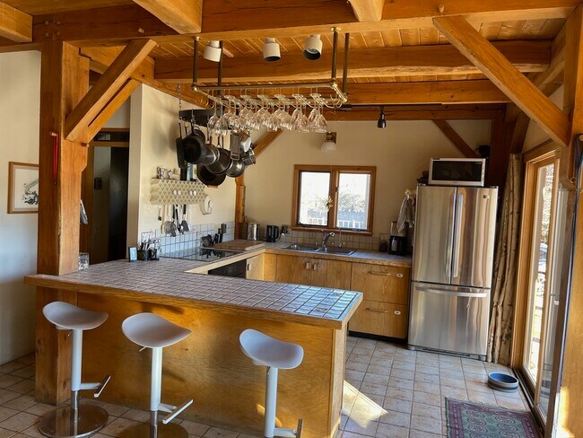 Photo - 1947 Oak Ave