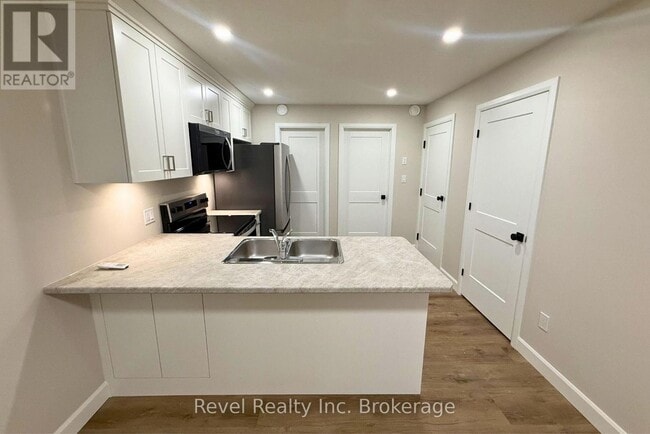 Photo - 675 Princess St