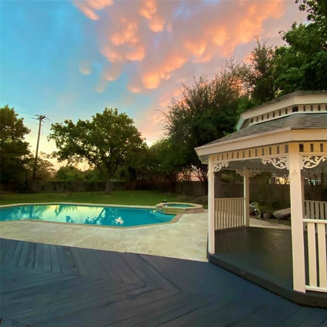 Photo - 1704 Juniper Ridge Loop