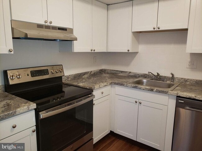 Photo - 12 Reliance Ct