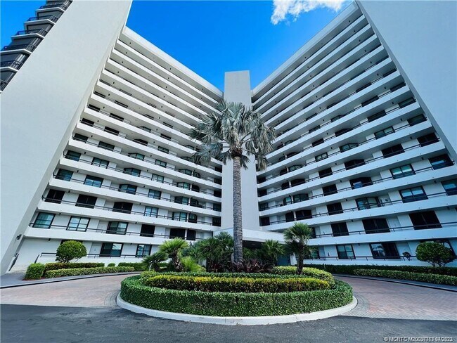 Building Photo - 8800 S Ocean Dr Unit 1406PH Rental