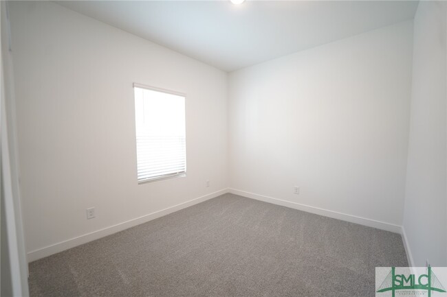 Photo - 122 Kingswood Cir House