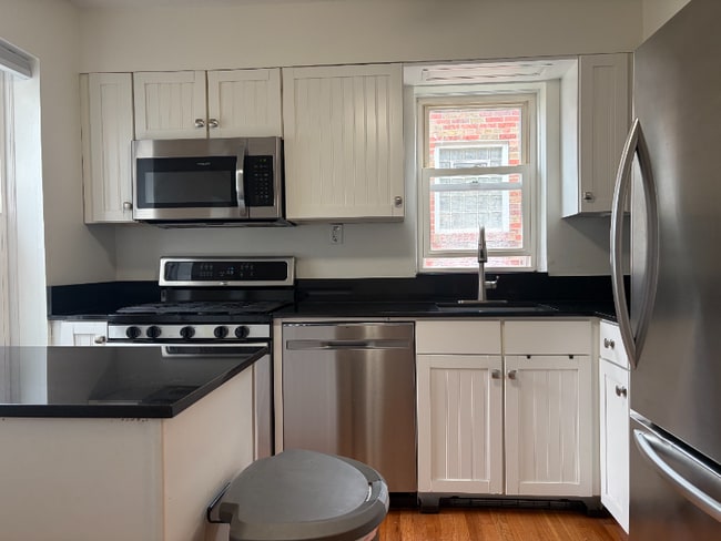 Photo - 5665 Pernod Ave