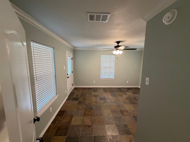 Flex Room - 421 W Thomas St