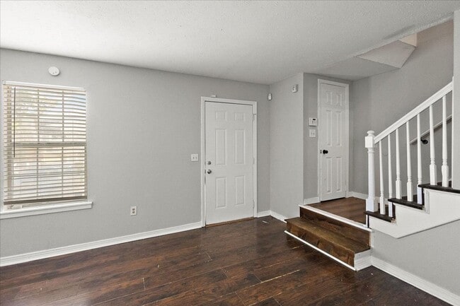 Photo - Adorable 3 bed 2 bath Townhome