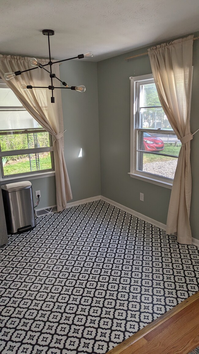 Photo - 732 Fairview Rd