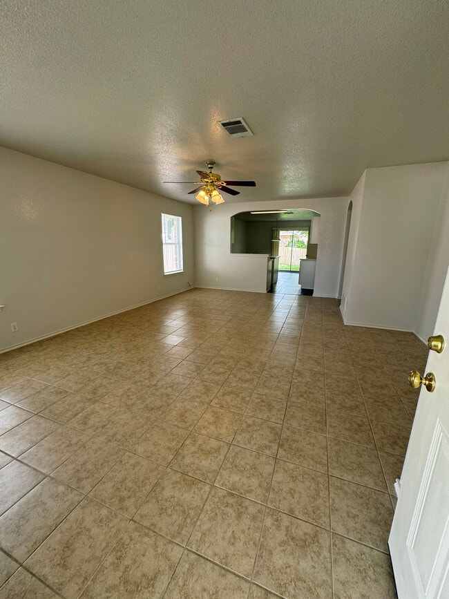 Photo - 1404 Carriage Hills Trl