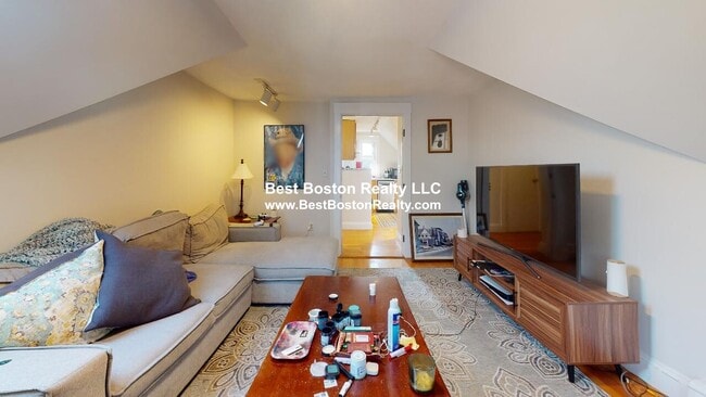 Building Photo - 389 Highland Ave Unit 3