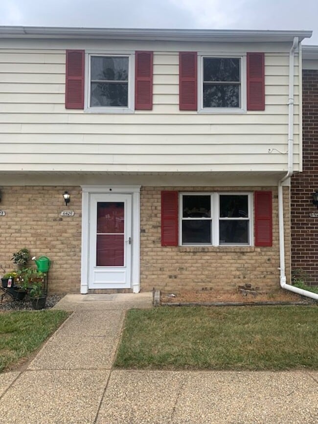 Building Photo - 3 Bedroom Townhome - Glen Burnie