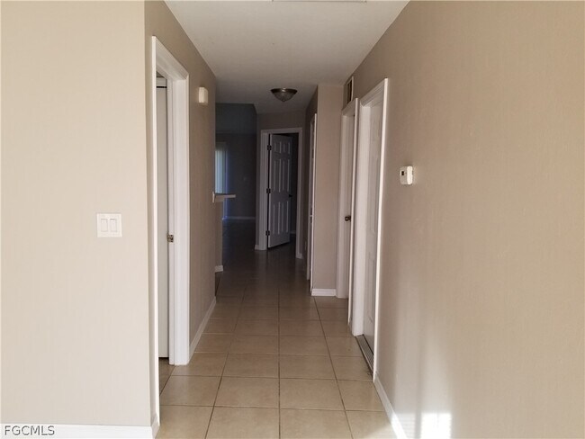 Photo - 907 Chenault St