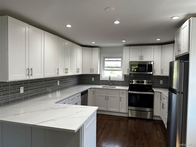 Photo - 56 Marwood Rd N