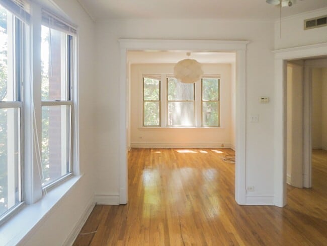 Photo - 5102 N Winchester Ave Apartment Unit 3