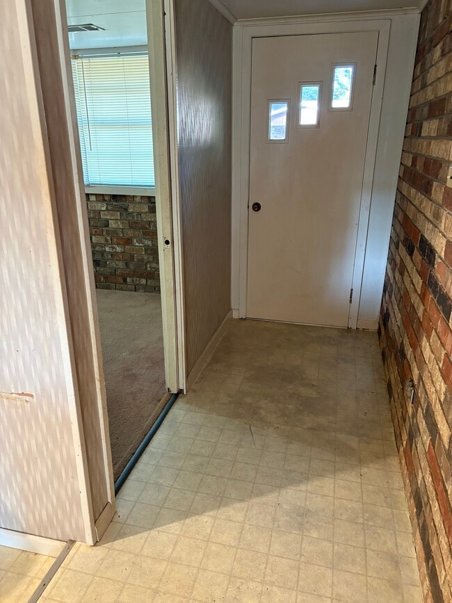 Photo - 233 Patricia Ave