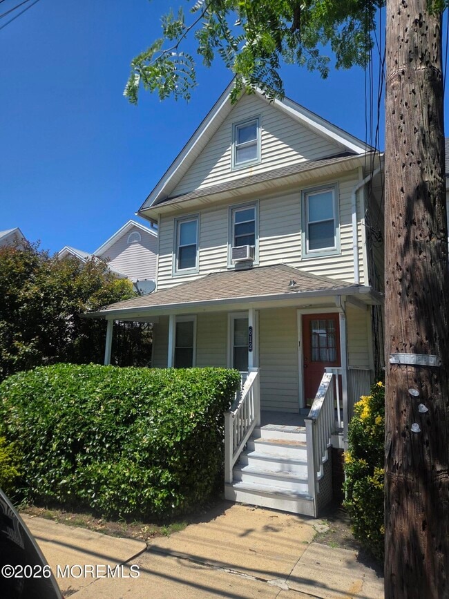 Photo - 612 Lareine Ave