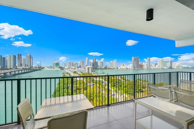 Building Photo - 1000 Venetian Way Unit # 1310 Rental