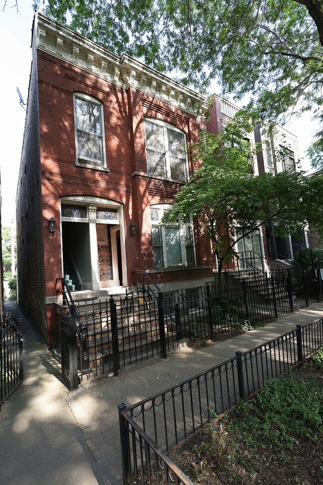 Photo - 833 N Winchester Ave